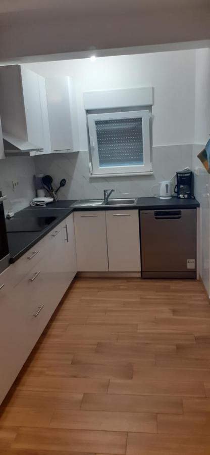 Apartment Fourm *