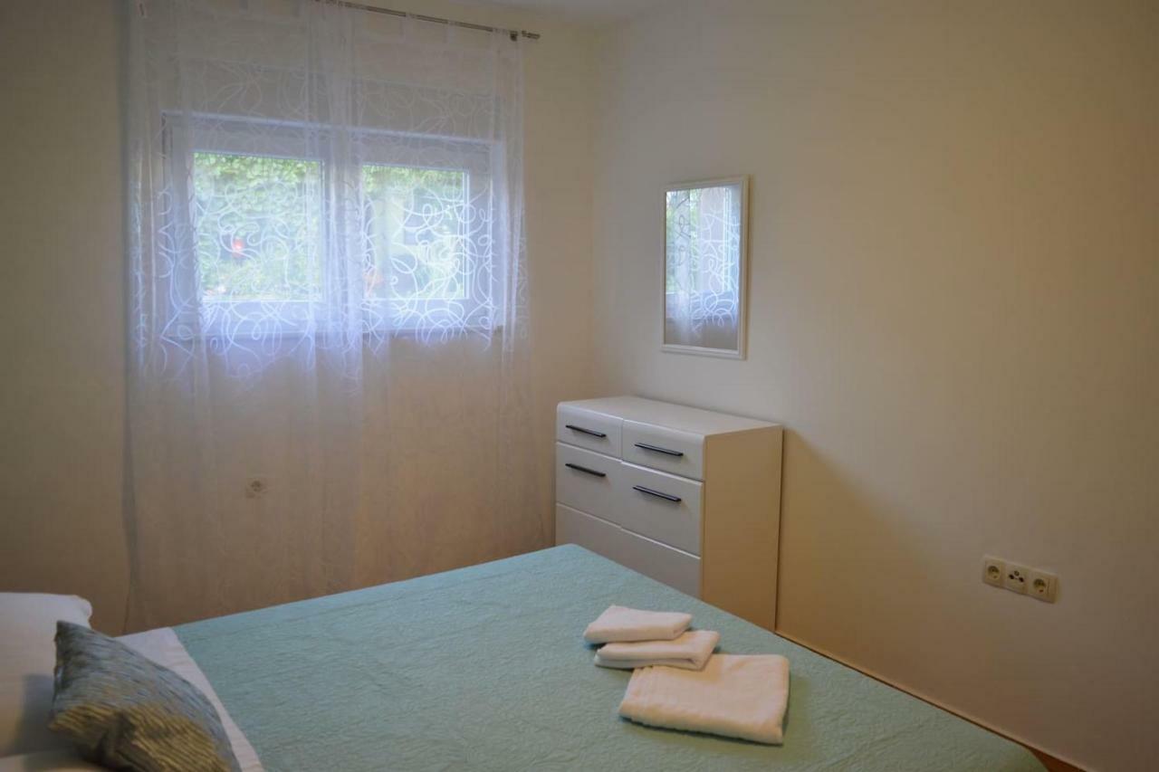 Apartment Fourm *