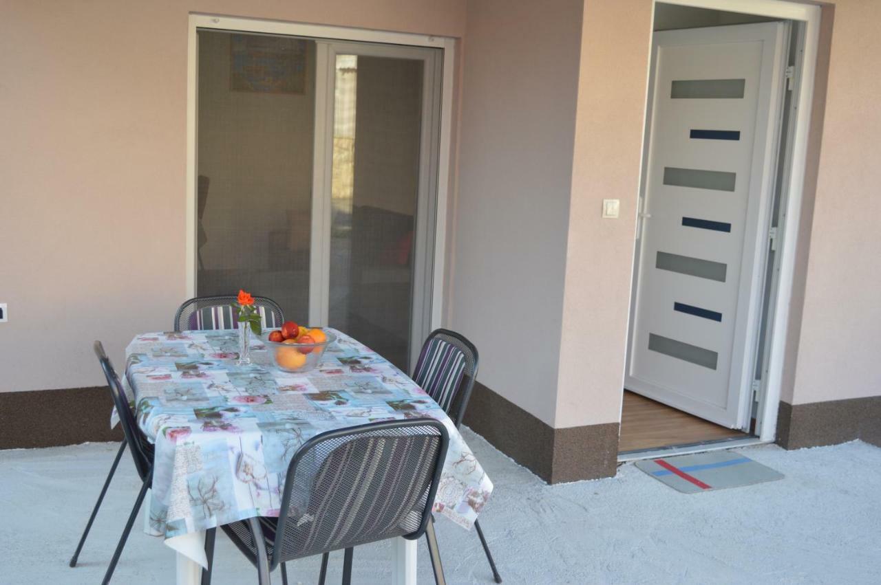 Apartment Fourm *